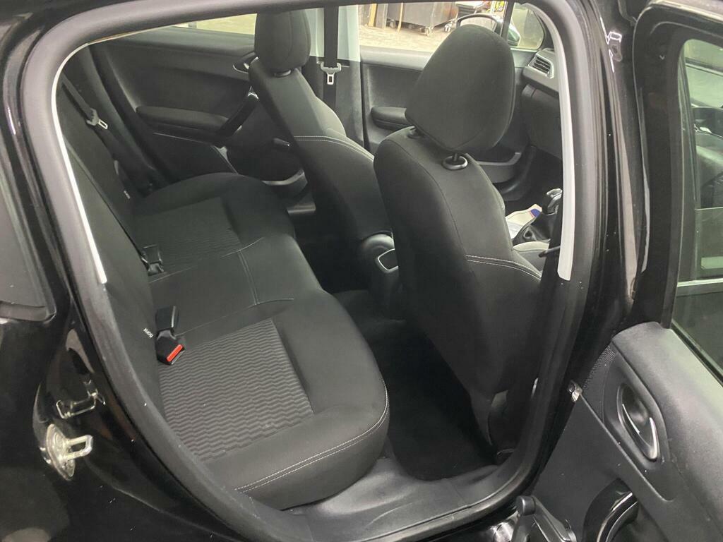 Peugeot 208 1.2 Puretech 82 Active White #24