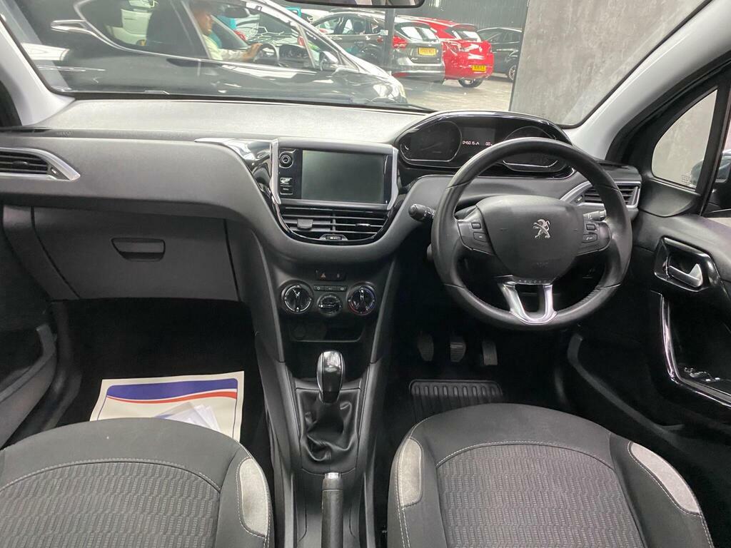 Peugeot 208 1.2 Puretech 82 Active White #23
