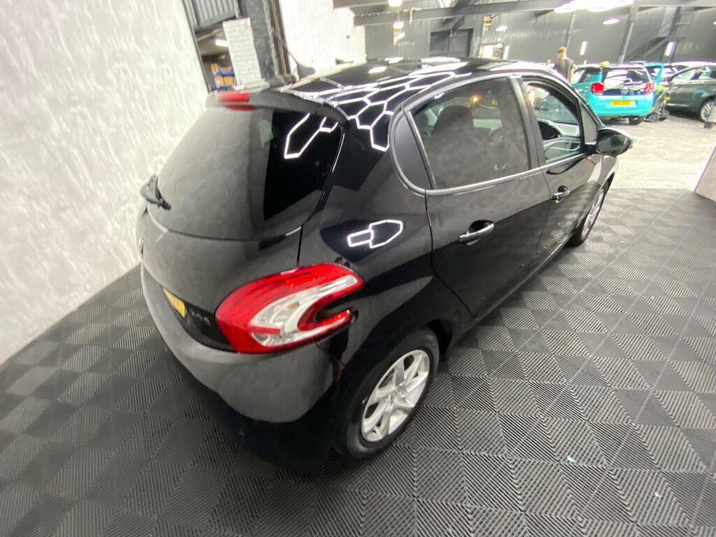 Peugeot 208 1.2 Puretech 82 Active White #9