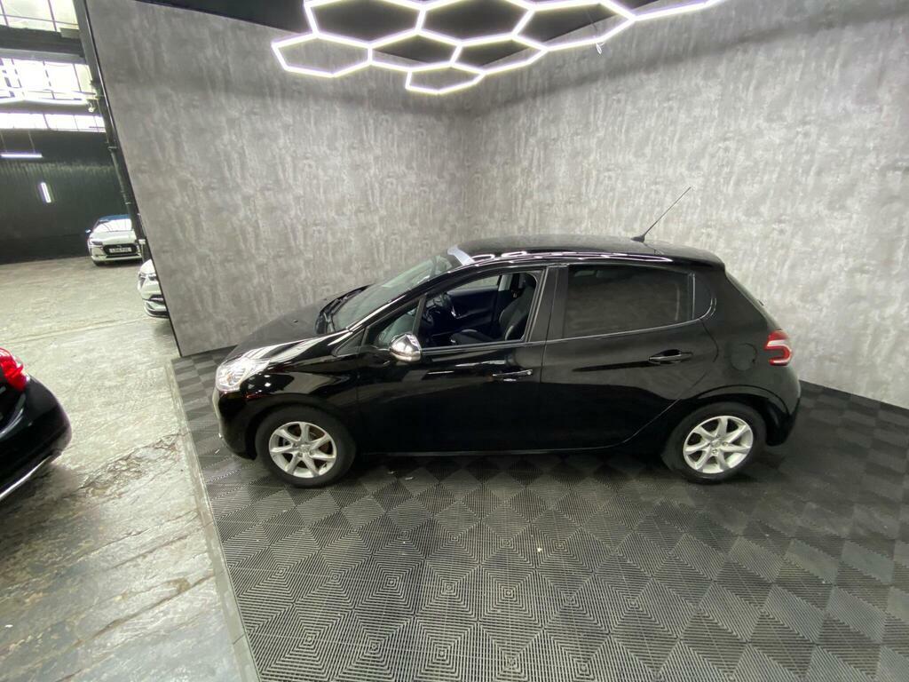Peugeot 208 1.2 Puretech 82 Active White #16