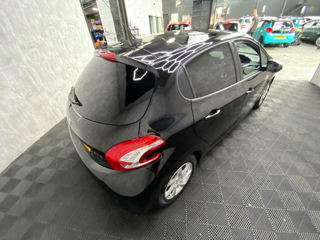 Peugeot 208 1.2 Puretech 82 Active White #10