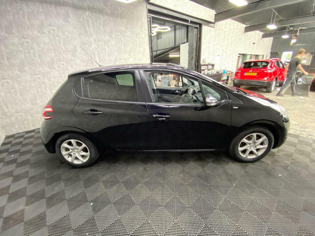 Peugeot 208 1.2 Puretech 82 Active White #7