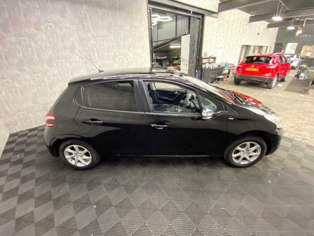 Peugeot 208 1.2 Puretech 82 Active White #8
