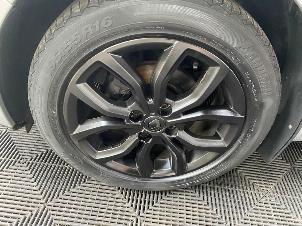 Renault Clio 0.9 Dynamique S Nav Tce 89 Bhp 7In Satellite Na Grey #17