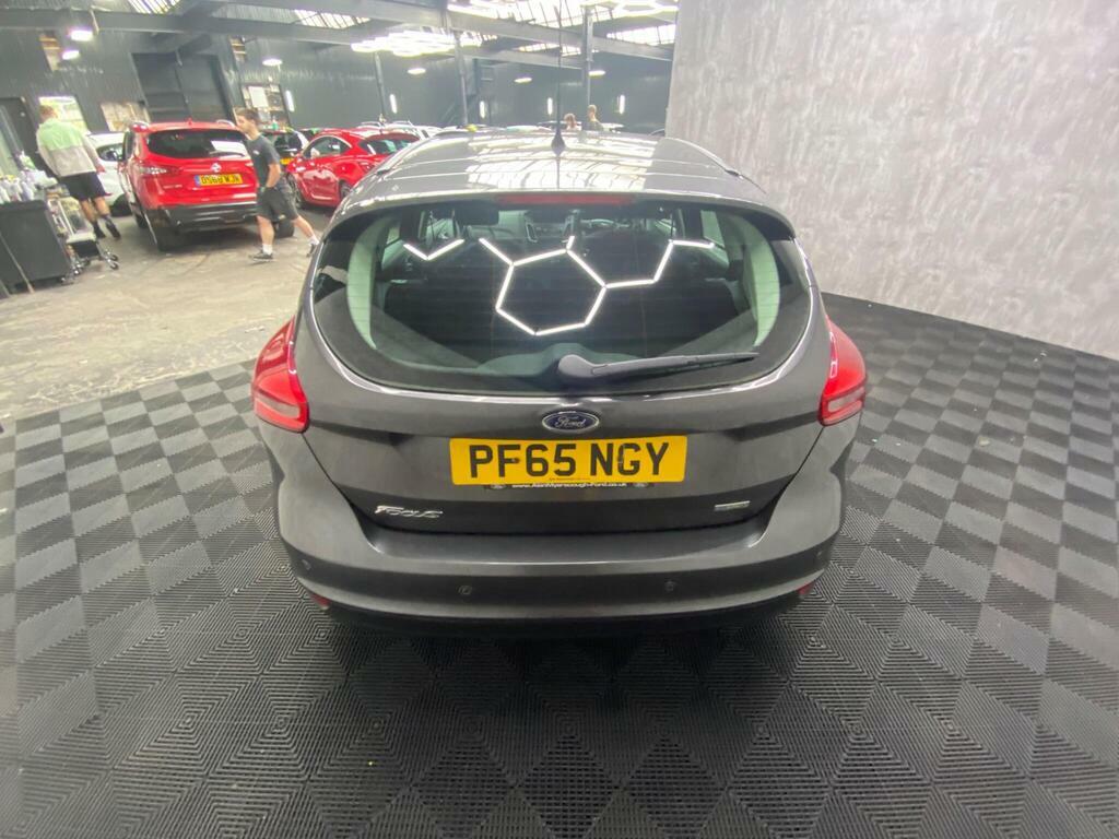Ford Focus Hatchback 1.0T Ecoboost Titanium Euro 6 Ss White #11