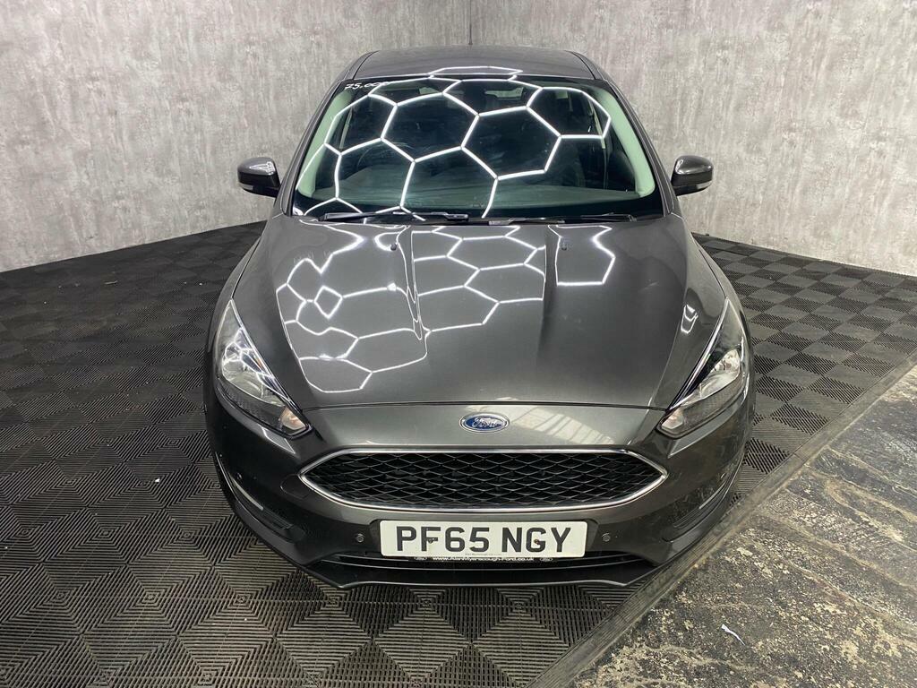 Ford Focus Hatchback 1.0T Ecoboost Titanium Euro 6 Ss White #4