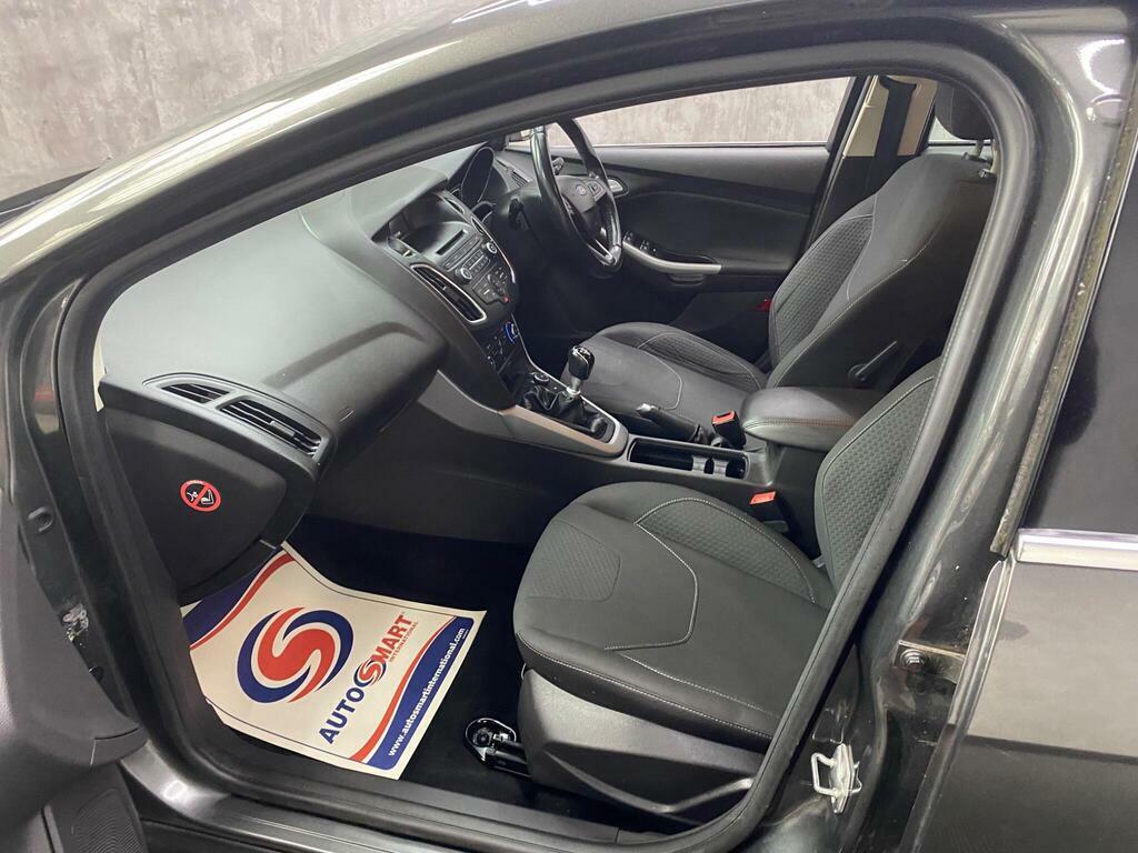 Ford Focus Hatchback 1.0T Ecoboost Titanium Euro 6 Ss White #22