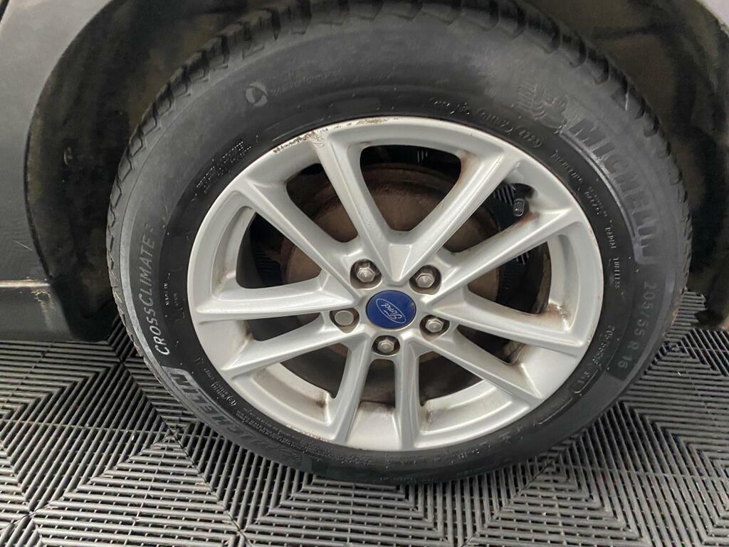 Ford Focus Hatchback 1.0T Ecoboost Titanium Euro 6 Ss White #18