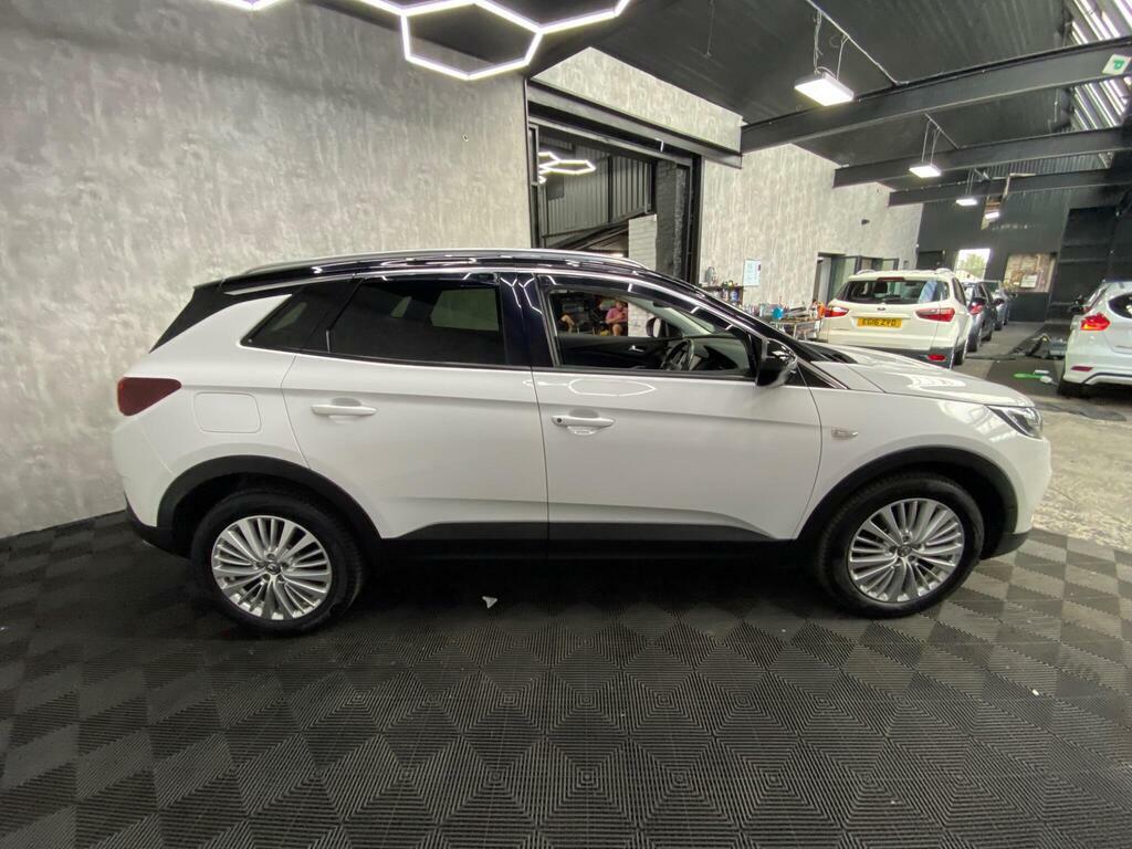 Vauxhall Grandland X Black #7