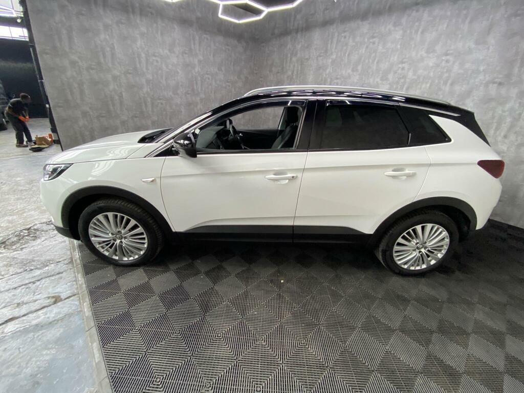 Vauxhall Grandland X Black #15