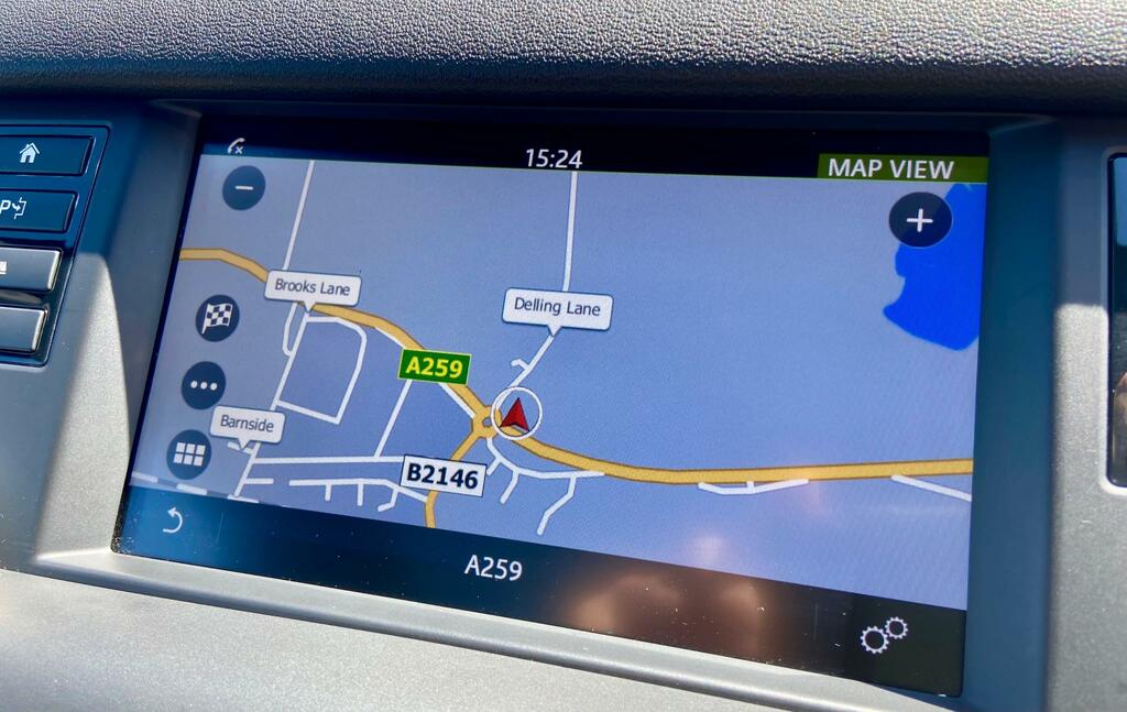 Land Rover Discovery Sport 2.0 Td4 Hse Black Suv White #6
