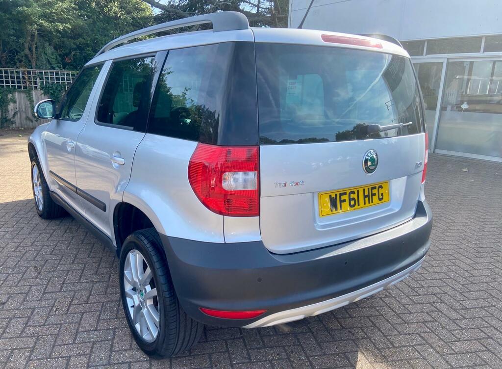 Skoda Yeti Suv 1.6 Tdi Greenline II Se Euro 5 Ss 2012 Beige #9