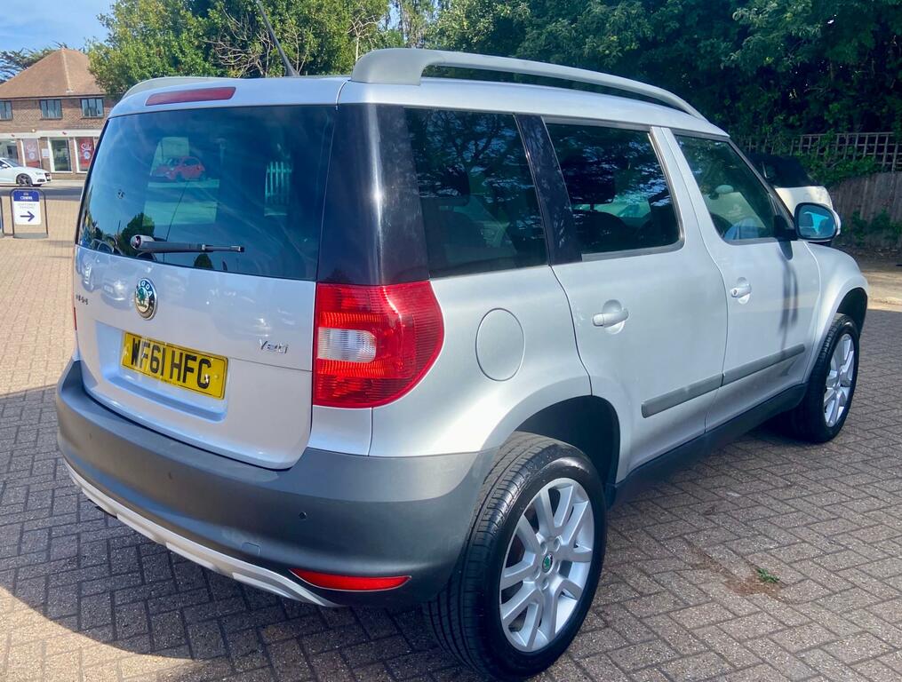 Skoda Yeti Suv 1.6 Tdi Greenline II Se Euro 5 Ss 2012 Beige #7