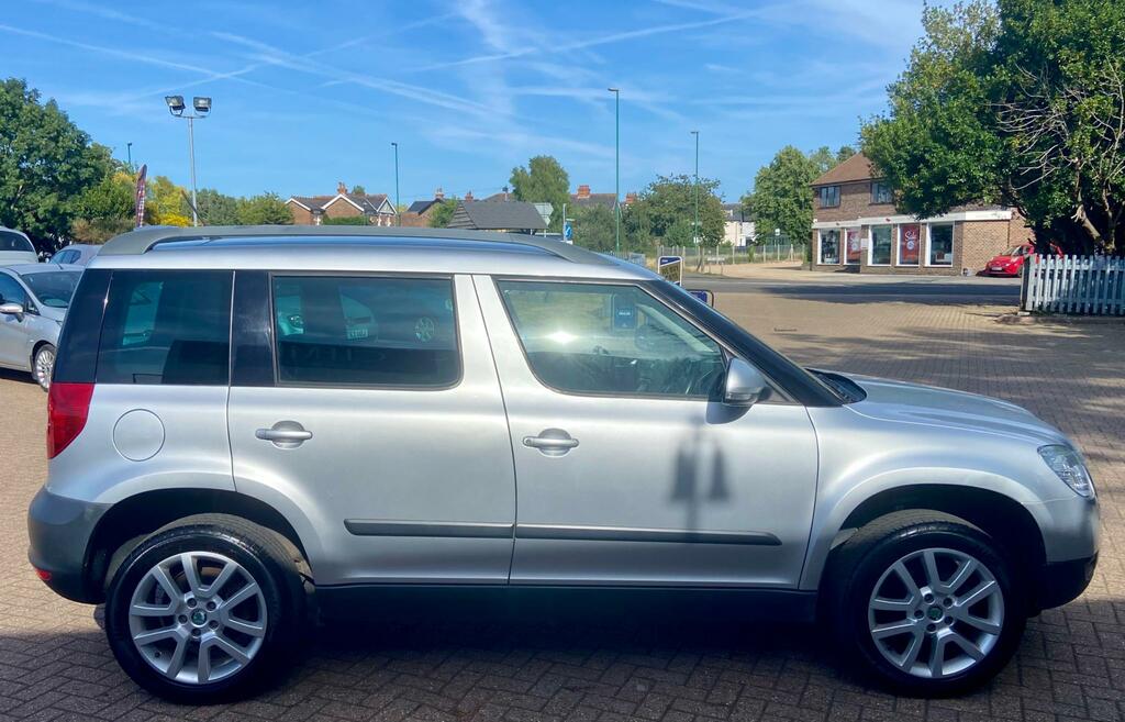 Skoda Yeti Suv 1.6 Tdi Greenline II Se Euro 5 Ss 2012 Beige #4
