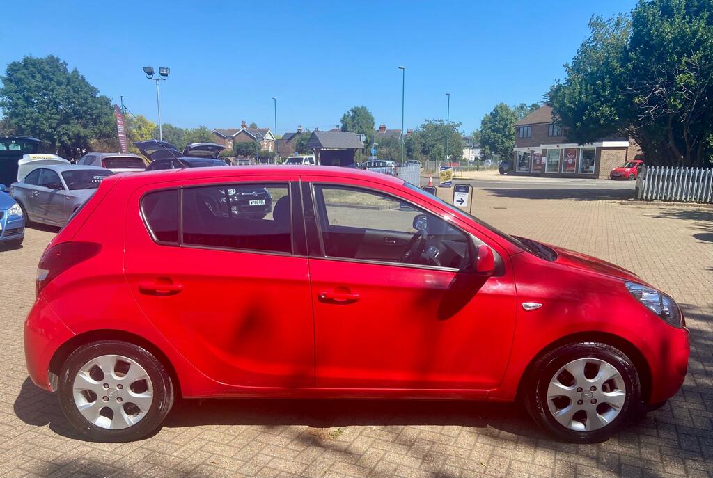 Hyundai I20 1.4 Comfort Hatchback Red #2