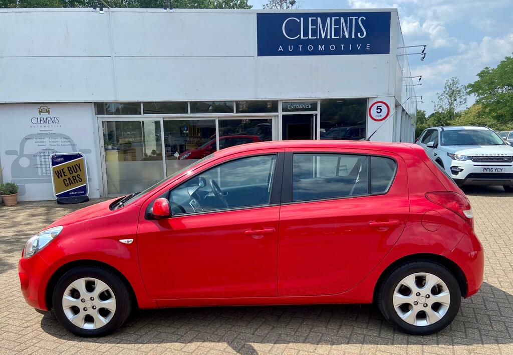 Hyundai I20 1.4 Comfort Hatchback Red #2