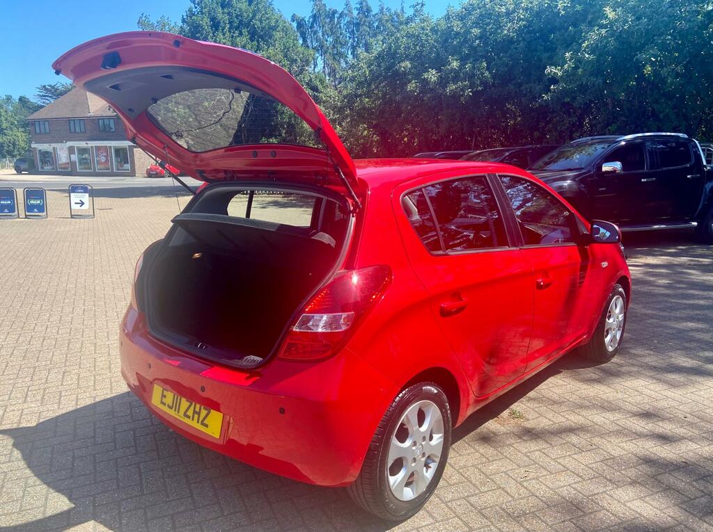 Hyundai I20 1.4 Comfort Hatchback Red #6