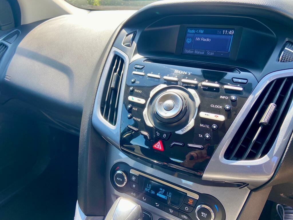 Ford Focus 1.6 Titanium Hatchback MW62XGU Silver #4