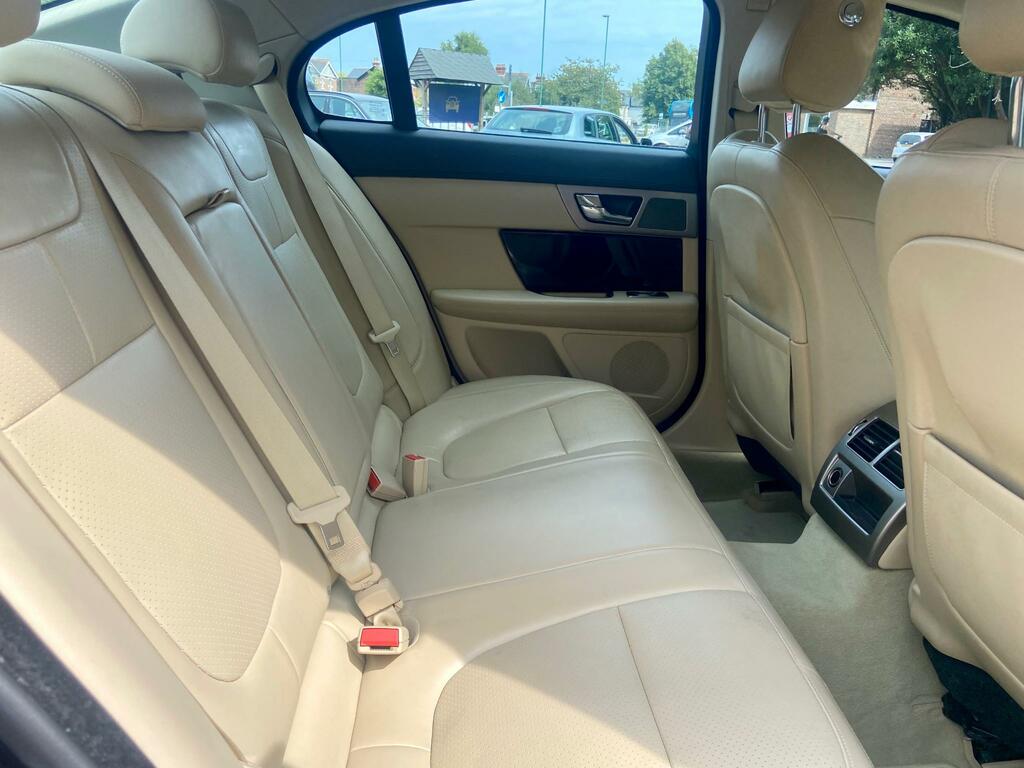 Jaguar XF V6 Premium Luxury Gold #24
