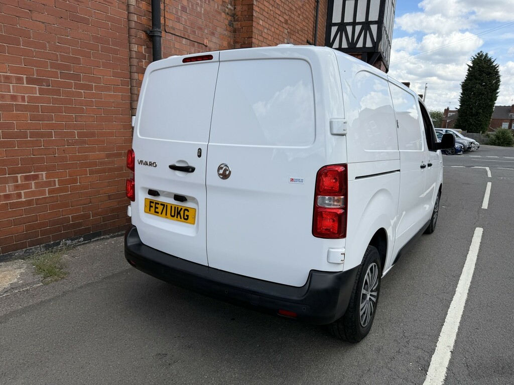 Vauxhall Vivaro 2.0 Turbo D 3100 Dynamic White #3