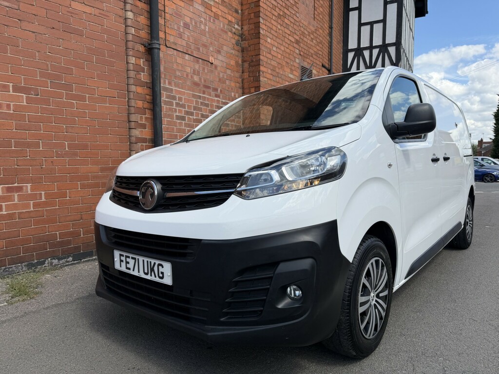Vauxhall Vivaro 2.0 Turbo D 3100 Dynamic White #4