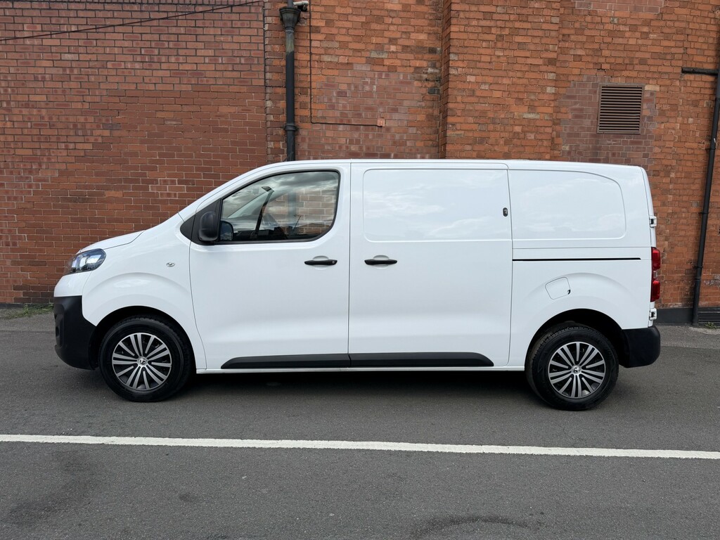 Vauxhall Vivaro 2.0 Turbo D 3100 Dynamic White #5