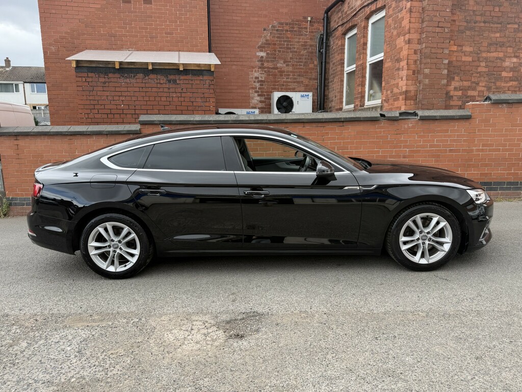 Audi A5 2.0 Tfsi Sport Black #2