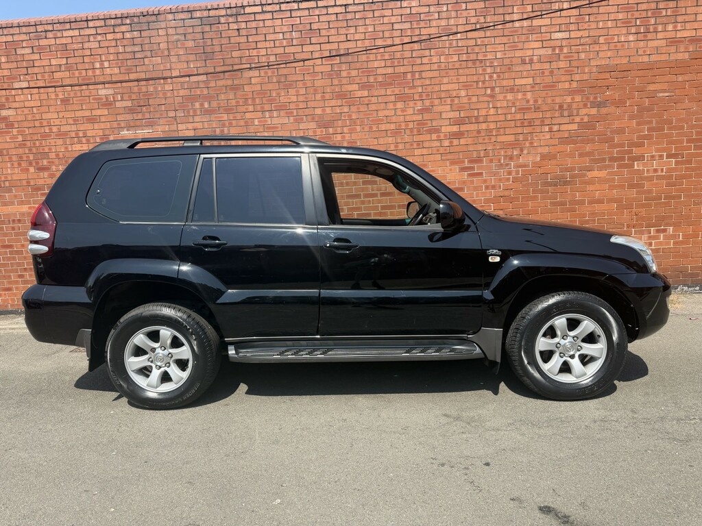 Toyota Land Cruiser 3.0 D-4d Invincible Black #2