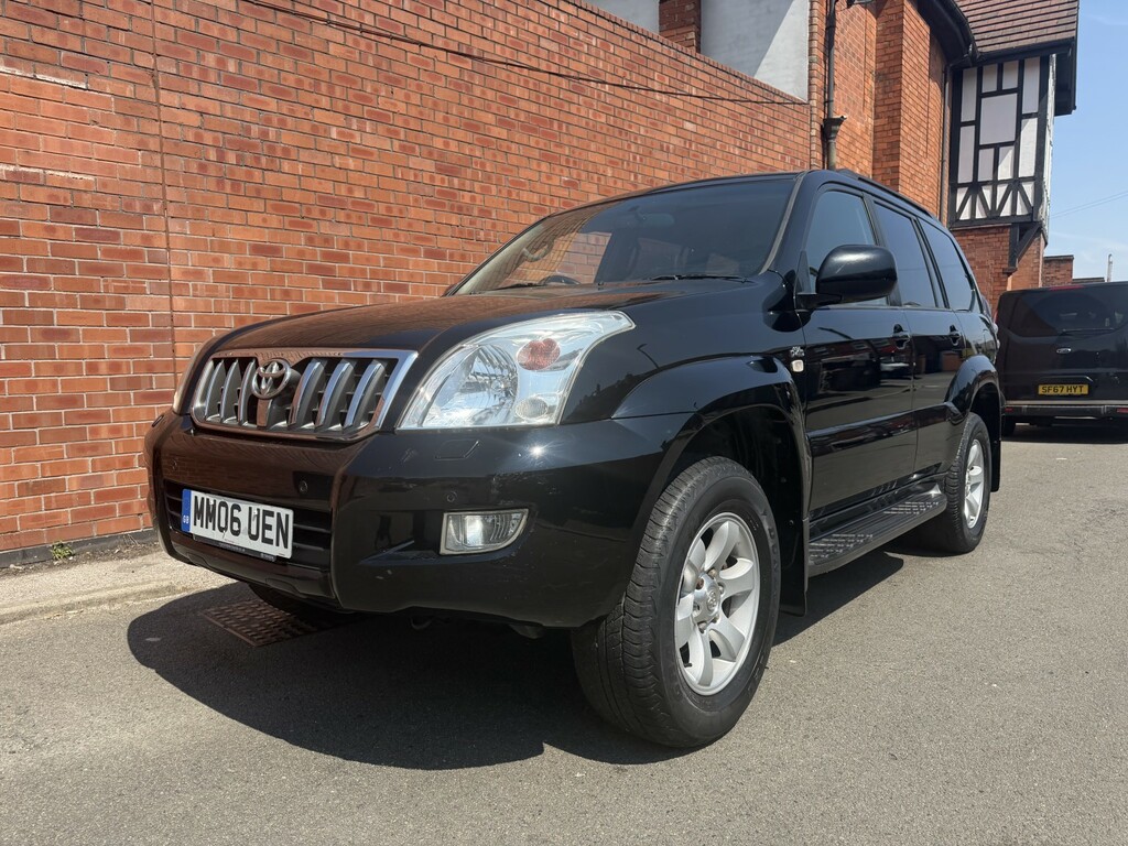 Toyota Land Cruiser 3.0 D-4d Invincible Black #4