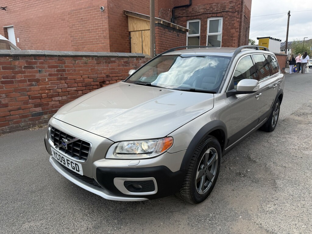 Volvo XC70 2.4 D5 Se Lux Gold #4