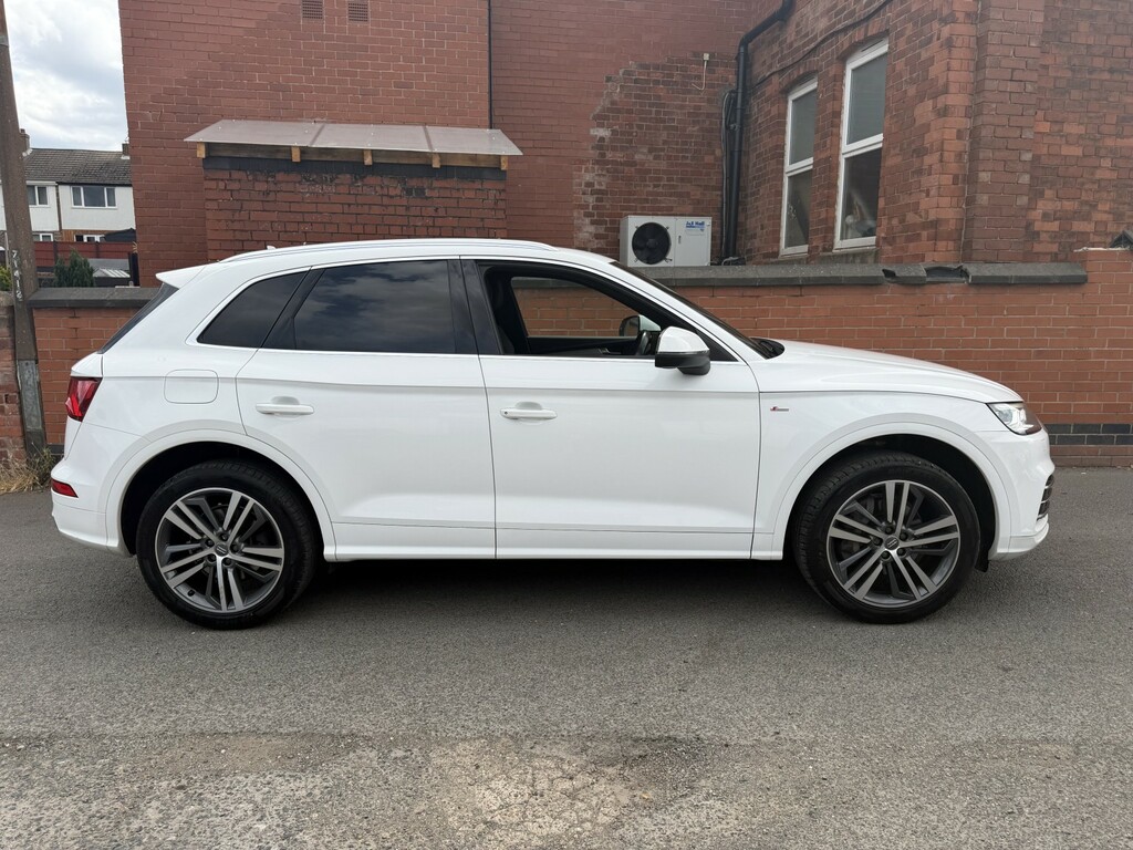 Audi Q5 2.0 Tdi 40 S Line White #2