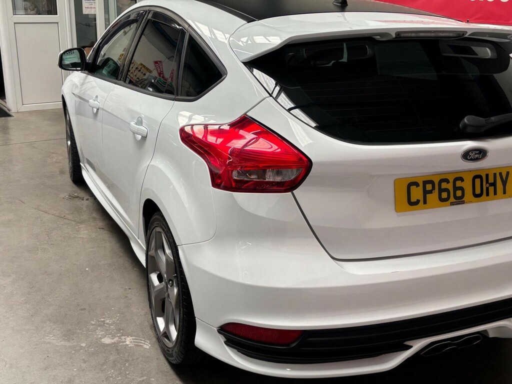 Ford Focus Hatchback 2.0 Tdci St-1 Euro 6 Ss 201766 CP66OHY White #3