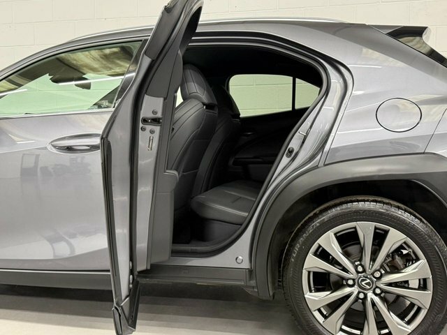 Lexus UX 250H 2.0 F-sport Cvt Takumi Pack Grey #38