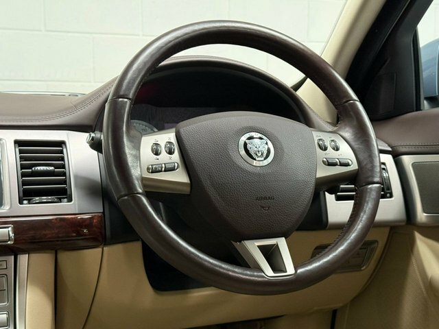 Jaguar XF 2.7D Luxury Spares Or Repairs Only Gold #51