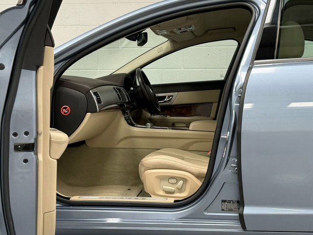 Jaguar XF 2.7D Luxury Spares Or Repairs Only Gold #36