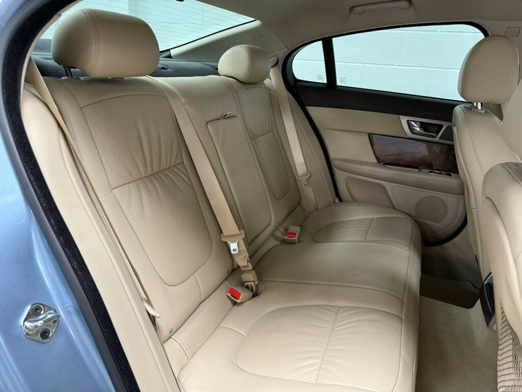 Jaguar XF 3.0 V6 Premium Luxury Saloon Euro Blue #6