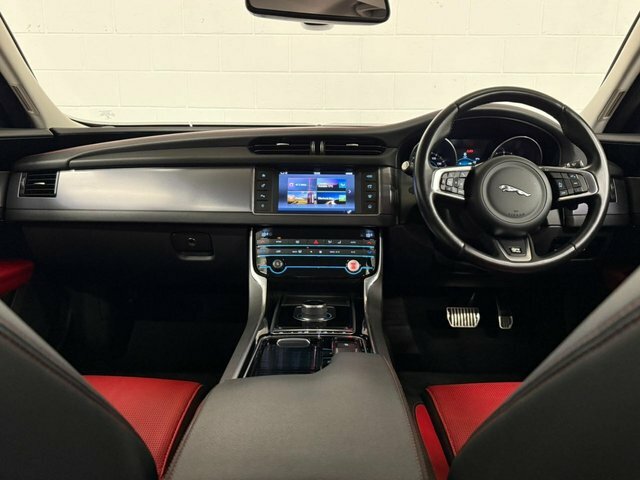 Jaguar XF 3.0D V6 S Saloon Euro 6 S S 300 Blue #14