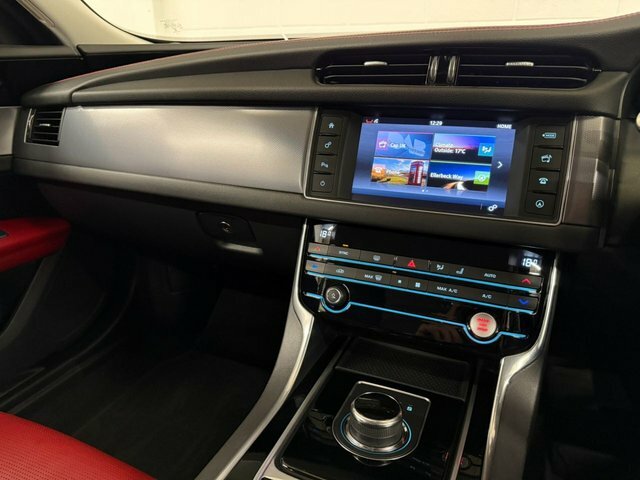 Jaguar XF 3.0D V6 S Saloon Euro 6 S S 300 Blue #22