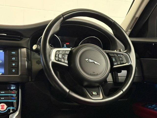 Jaguar XF 3.0D V6 S Saloon Euro 6 S S 300 Blue #51