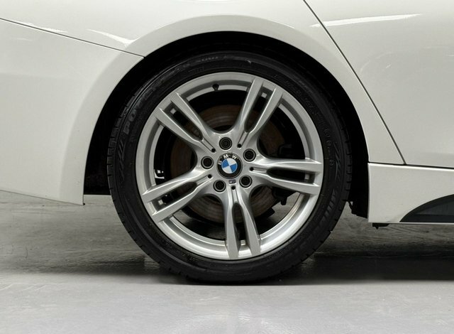 BMW 3 Series 2013 3.0 330D M Sport Saloon Euro White #4