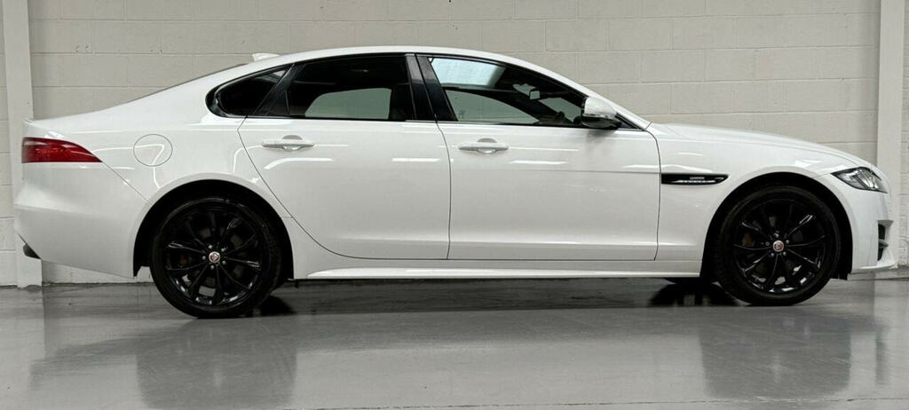 Jaguar XF 2.0D R-sport Saloon Euro 6 Ss NL68HZR White #2