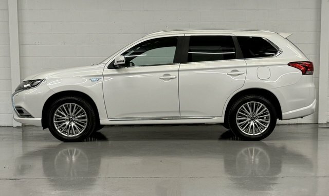 Mitsubishi Outlander 2.4H Twinmotor 13.8Kwh 4Hs Cvt 4Wd Black #32