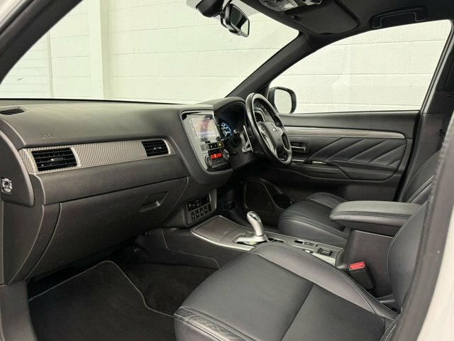 Mitsubishi Outlander 2.4H Twinmotor 13.8Kwh 4Hs Cvt 4Wd Black #37