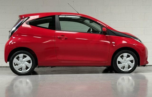 Toyota Aygo 2018 1.0 Vvt-i X-play Hatchback Red #2