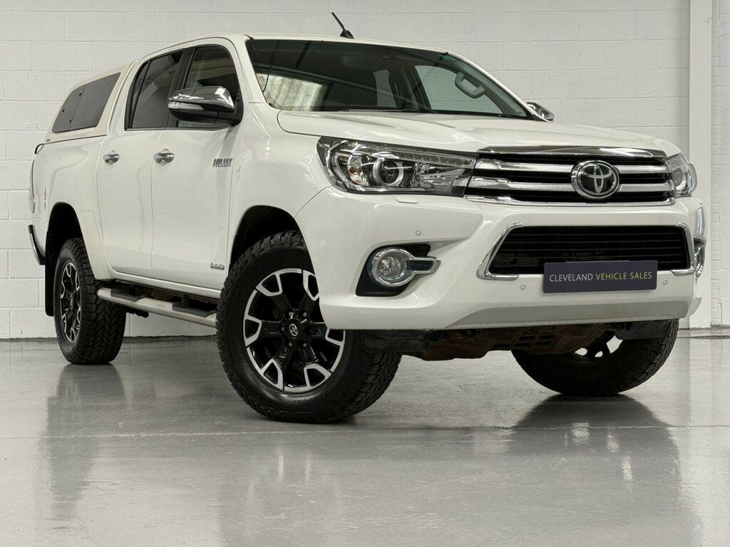 Toyota HILUX 2.4 D-4d Invincible X Pickup Double Cab White