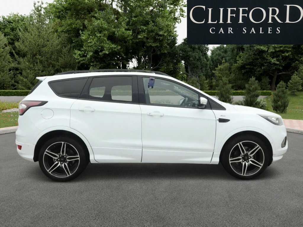 Ford Kuga Suv SW17HCA White #5