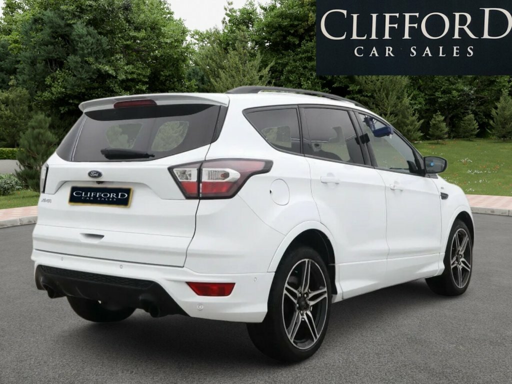 Ford Kuga Suv SW17HCA White #4