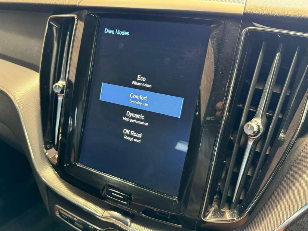 Volvo XC60 D4 Awd R-design Red #37