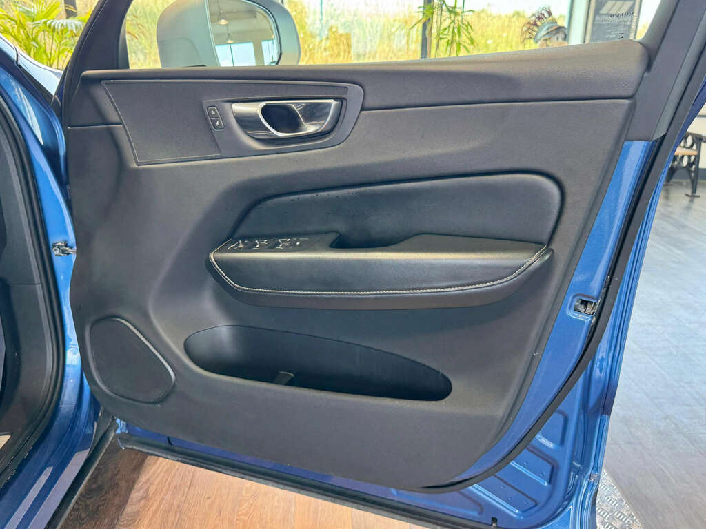 Volvo XC60 D4 Awd R-design Red #32