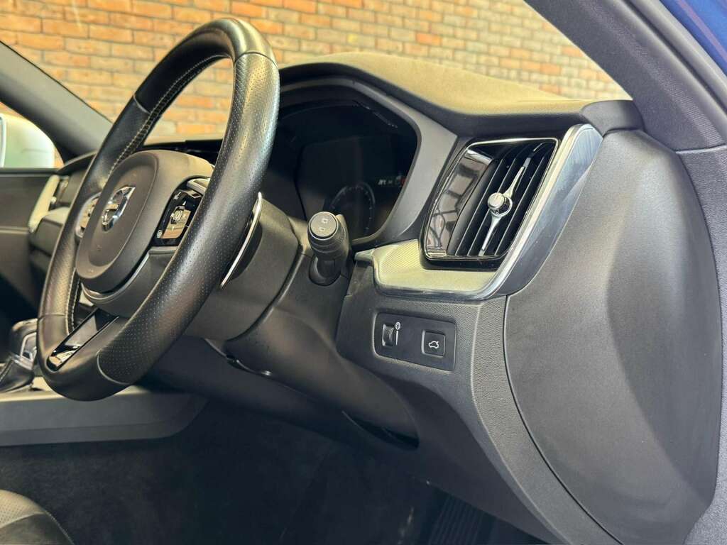 Volvo XC60 D4 Awd R-design Red #46